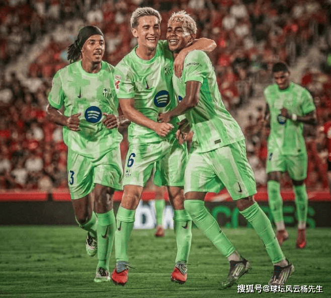 西甲战火重燃,巴萨3-0大胜马洛卡,马洛卡两人染红吞苦果