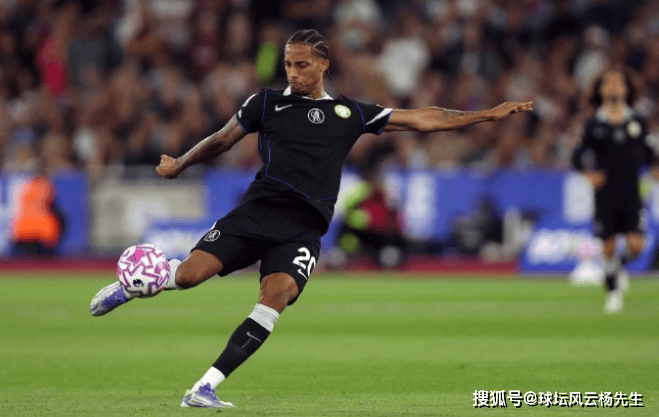 切尔西客场5-1横扫西汉姆联，凭借净胜球优势暂登英超榜首