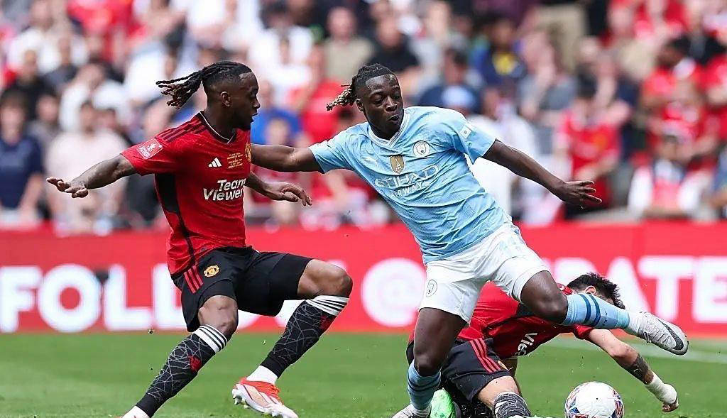 英超布莱顿对阵曼城:积分落后曼联,曼城逐渐迎合曼联风格