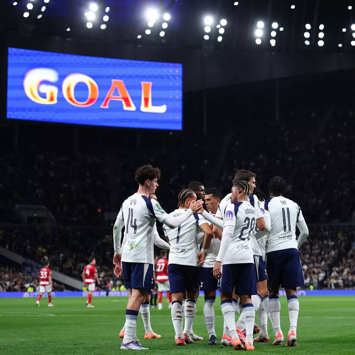 英媒:美国财团45亿镑报价热刺 列维下课加快谈判